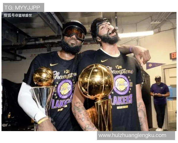 湖人队签下詹姆斯,豪华阵容引发球迷狂热 湖人队签下詹姆斯,豪华阵容引发球迷狂热